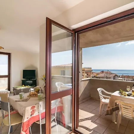 Apartman Casa Papavero Ferienwohnung Mit Meerblick *